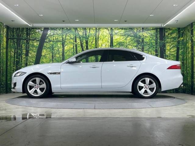 Jaguar XF 2017-10 18159-15