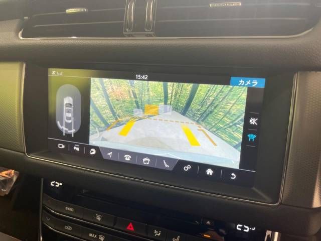 Jaguar XF 2017-10 18159-8