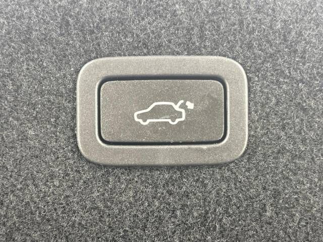 Jaguar XF 2017-10 18159-7
