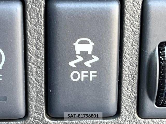 Nissan CUBE 2018-05 251756-7