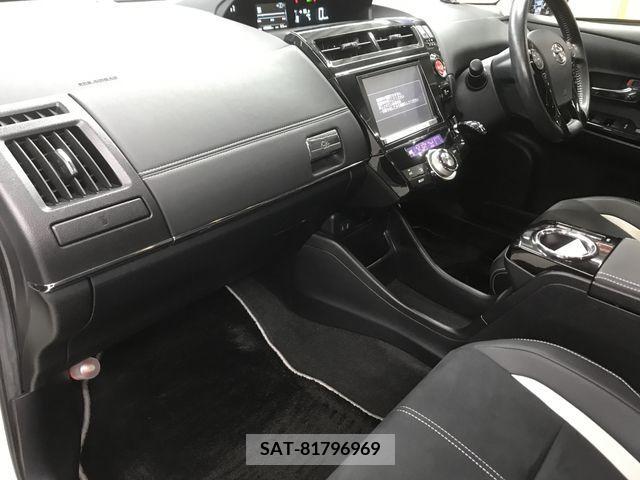 Toyota PRIUS ALPHA 2015-03 218843-19