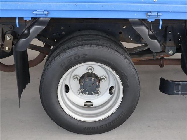 Mazda TITAN 2016-11 28518-9