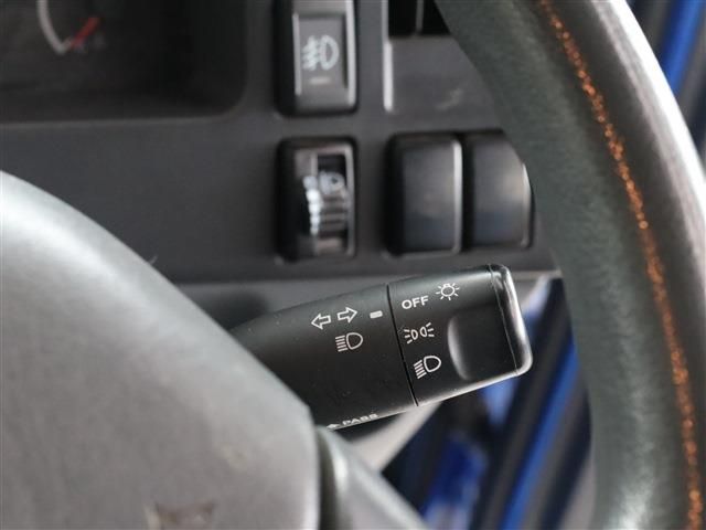 Mazda TITAN 2016-11 28518-21