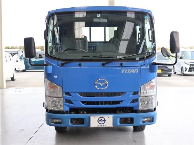 Mazda TITAN 2016-11 28518-1