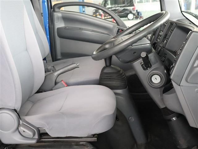 Mazda TITAN 2016-11 28518-23