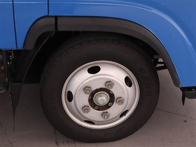 Mazda TITAN 2016-11 28518-10