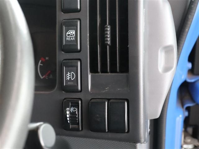 Mazda TITAN 2016-11 28518-19