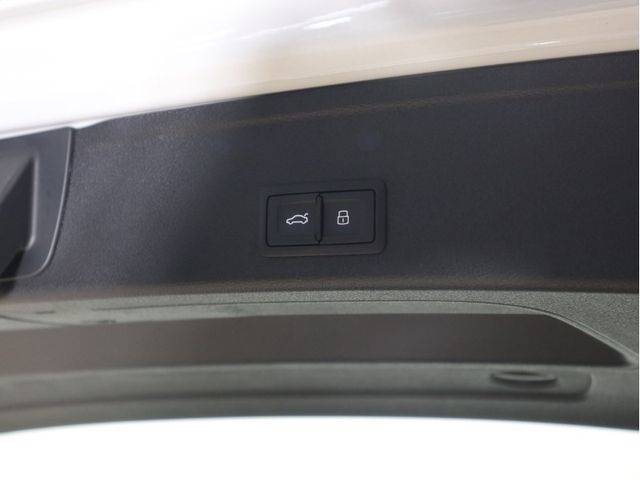 Audi A4 2019-10 193680-23