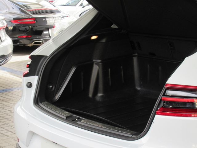 Porsche MACAN 2016-12 27490-25