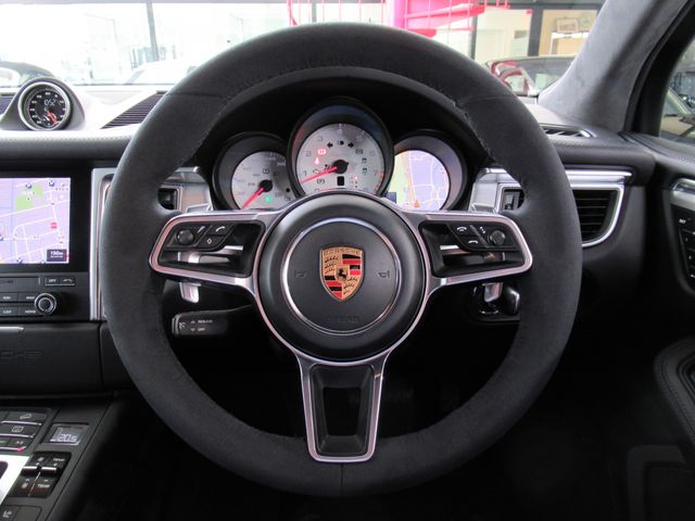 Porsche MACAN 2016-12 27490-8