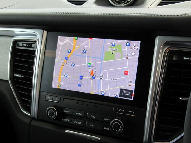 Porsche MACAN 2016-12 27490-10