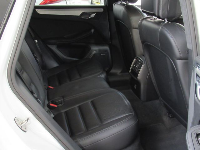 Porsche MACAN 2016-12 27490-6
