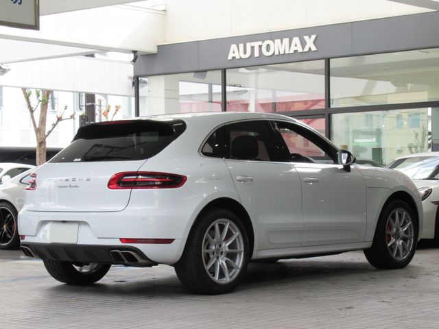 Porsche MACAN 2016-12 27490-2