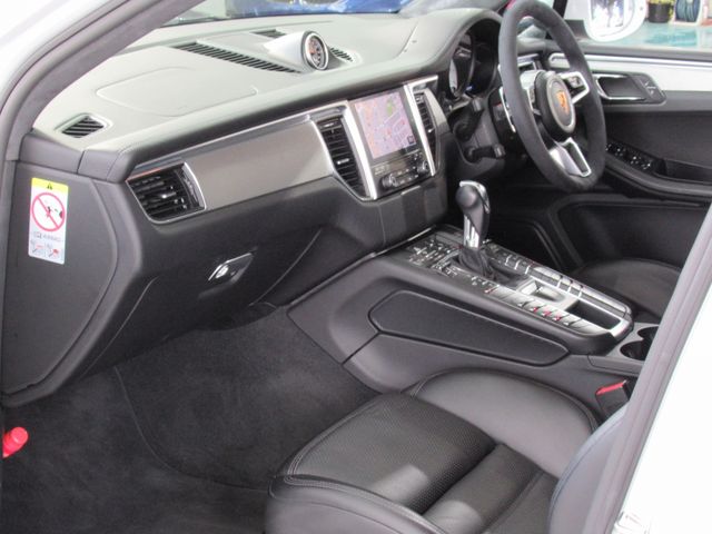 Porsche MACAN 2016-12 27490-4