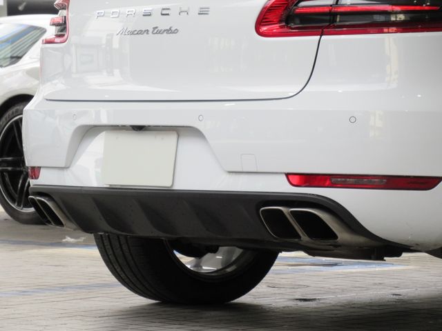 Porsche MACAN 2016-12 27490-24