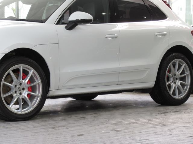 Porsche MACAN 2016-12 27490-28