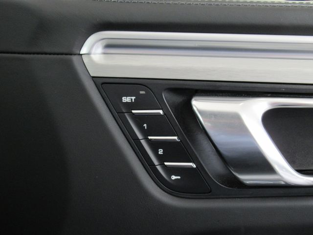 Porsche MACAN 2016-12 27490-17