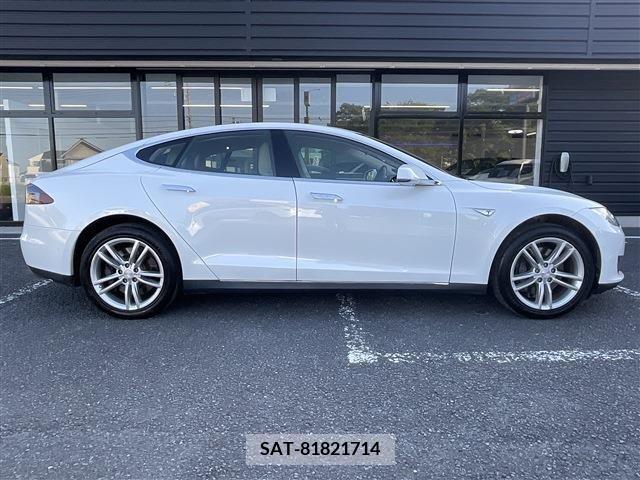Tesla MODEL S 2015-09 287614-3