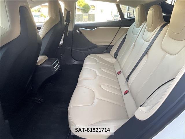 Tesla MODEL S 2015-09 287614-15