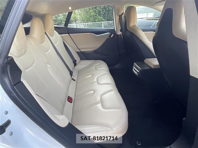 Tesla MODEL S 2015-09 287614-13