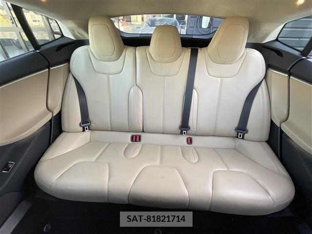 Tesla MODEL S 2015-09 287614-14