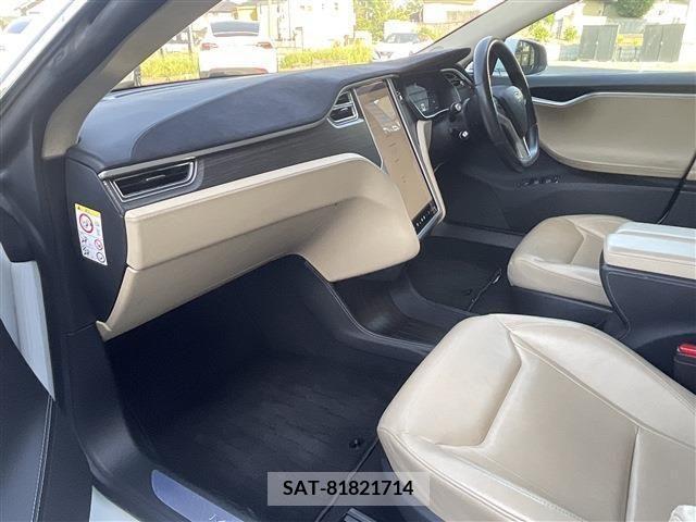 Tesla MODEL S 2015-09 287614-9