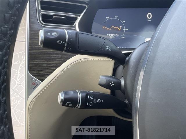Tesla MODEL S 2015-09 287614-11