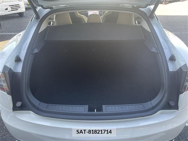 Tesla MODEL S 2015-09 287614-6
