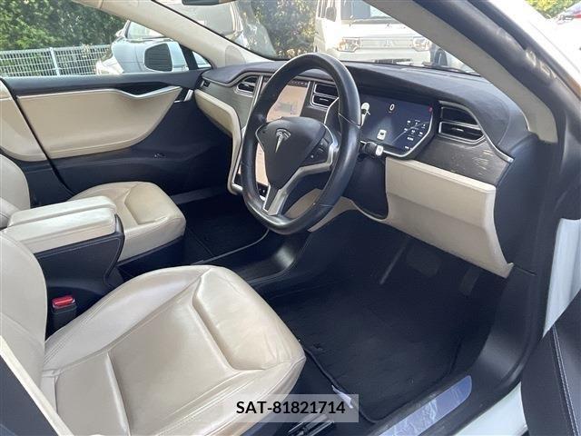Tesla MODEL S 2015-09 287614-7