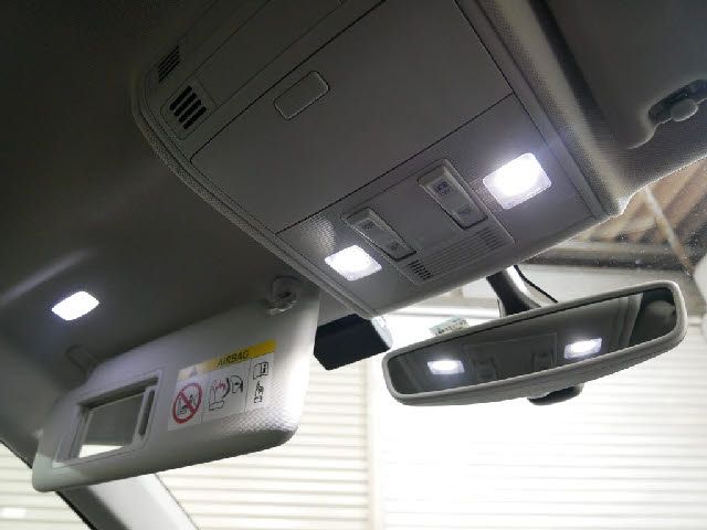 VolksWagen POLO 2019-05 17763-28