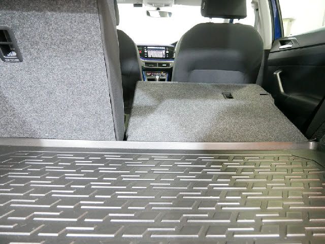 VolksWagen POLO 2019-05 17763-16