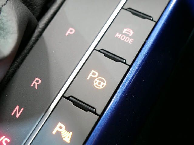 VolksWagen POLO 2019-05 17763-25