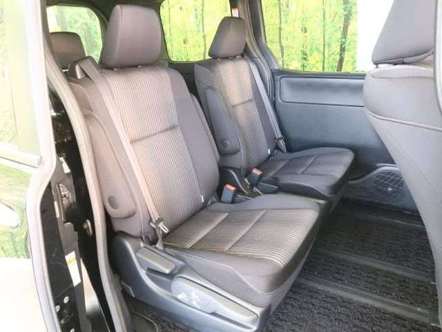 Toyota VOXY 2019-09 12940-9