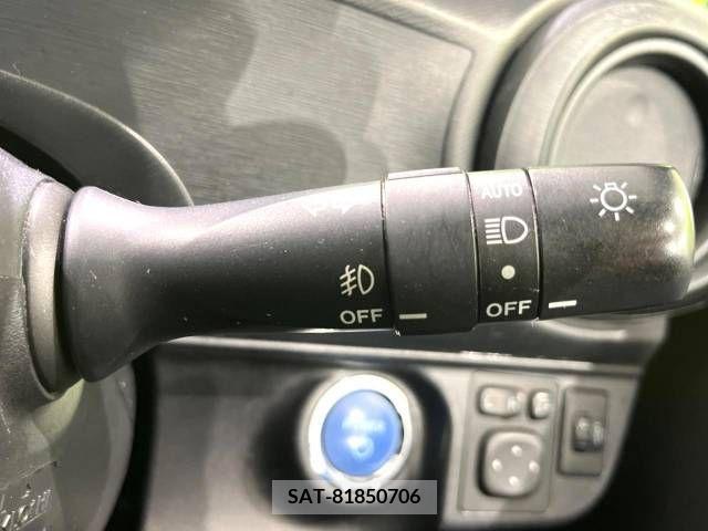 Toyota AQUA 2014-02 340106-7