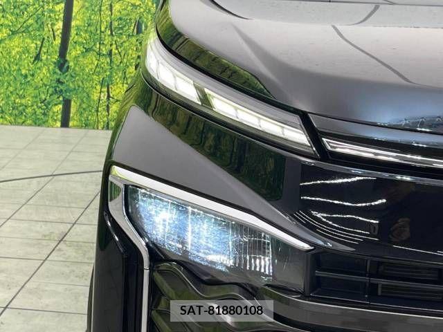 Toyota VOXY 2023-05 221667-13