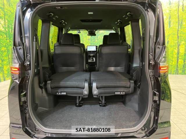 Toyota VOXY 2023-05 221667-11