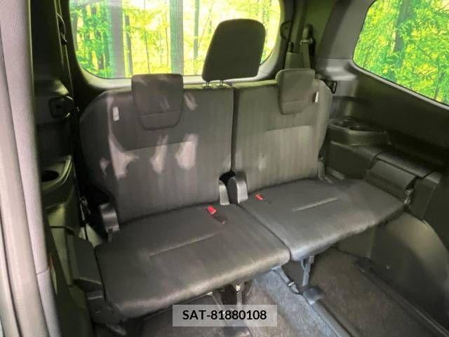 Toyota VOXY 2023-05 221667-10