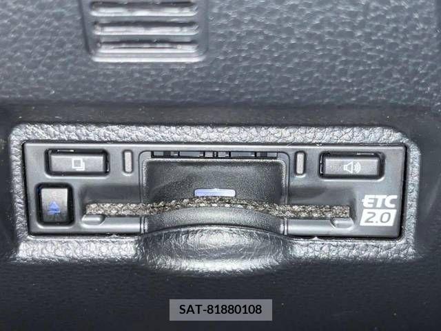 Toyota VOXY 2023-05 221667-7