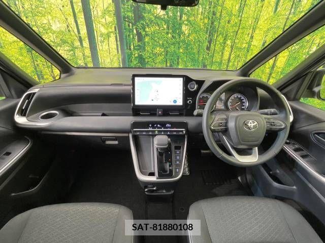 Toyota VOXY 2023-05 221667-1
