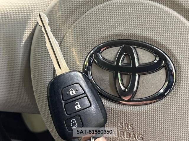 Toyota SPADE 2015-05 313707-5