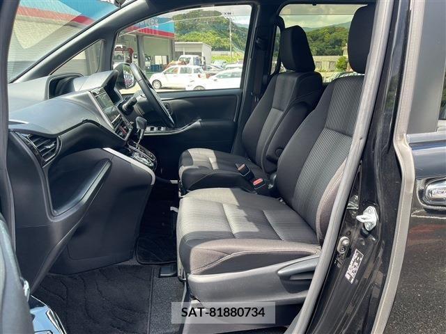 Toyota VOXY 2019-08 395013-1