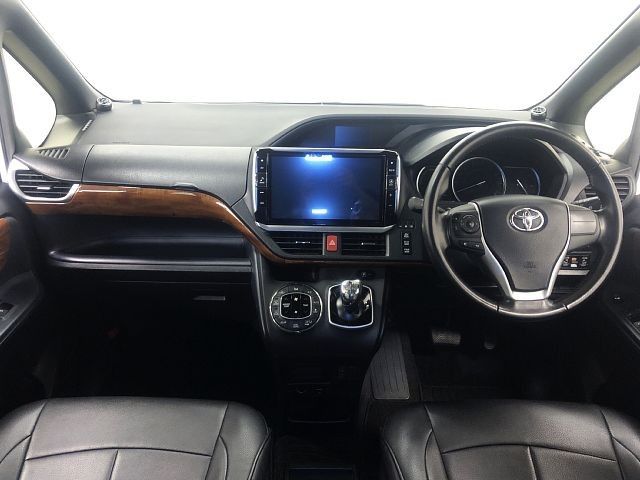 Toyota VOXY HYBRID 2016-09 18038-1