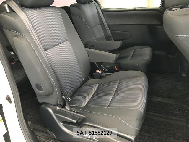 Toyota VOXY HYBRID 2017-02 322817-5