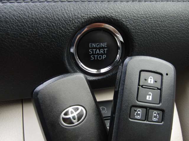 Toyota SIENTA 2016-11 10676-7