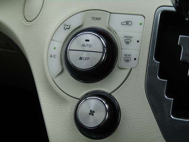 Toyota SIENTA 2016-11 10676-8