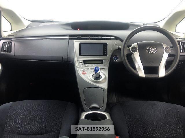 Toyota PRIUS 2015-02 211849-1