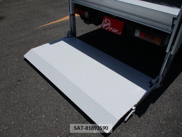 Mitsubishi CANTER 2017-03 295304-9
