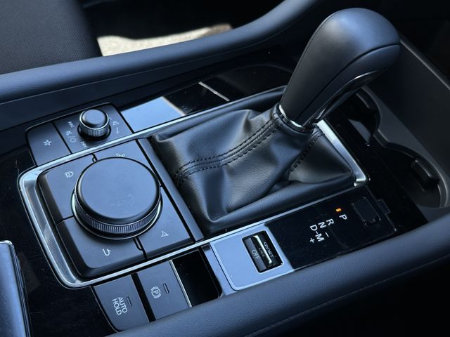 Mazda MAZDA3 2022-03 11565-10