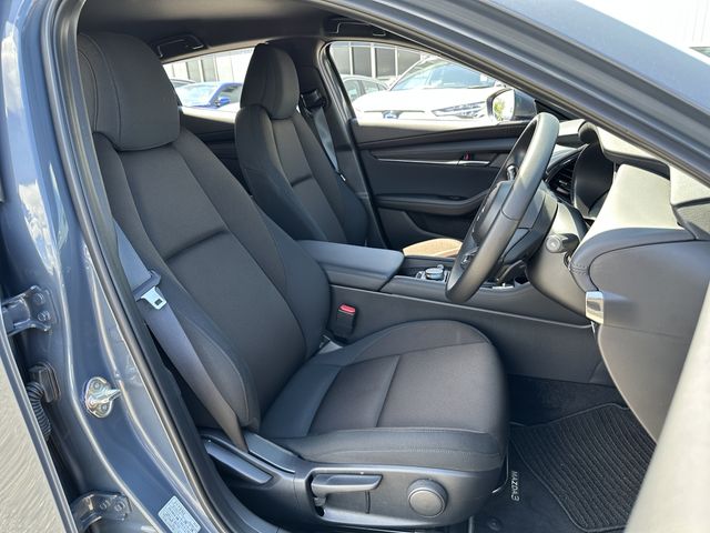 Mazda MAZDA3 2022-03 11565-16