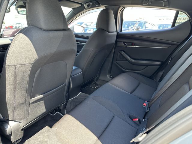 Mazda MAZDA3 2022-03 11565-18